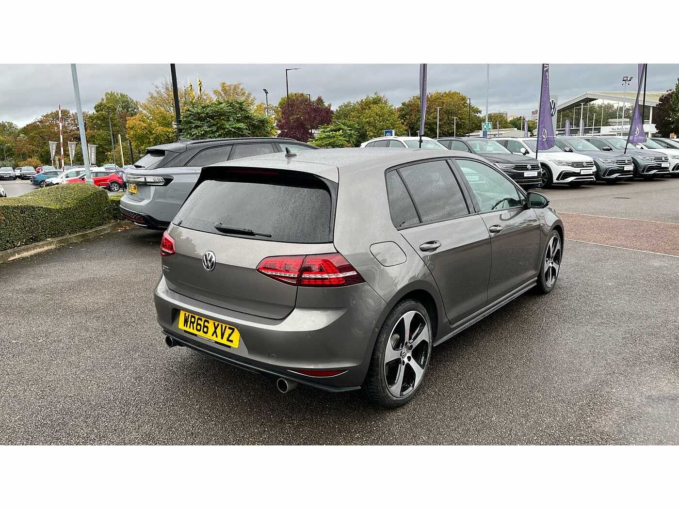 Volkswagen Golf GTI
