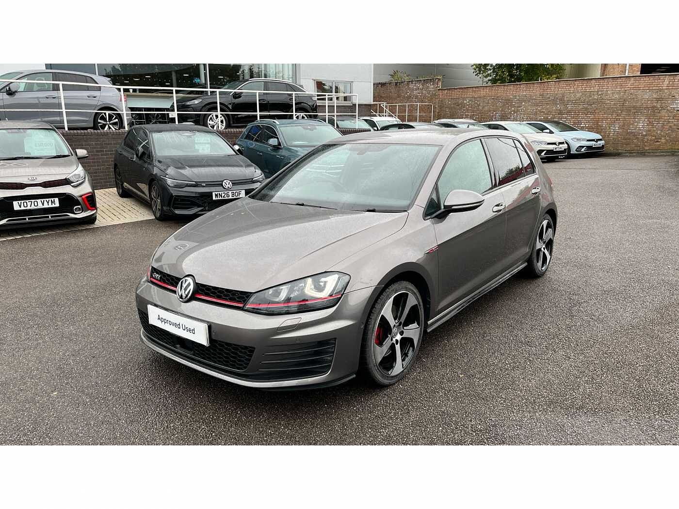 Volkswagen Golf GTI
